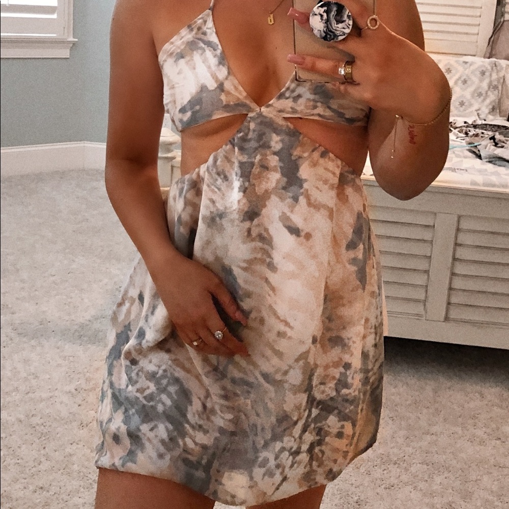 ⭐️Vestique cutout dress⭐️